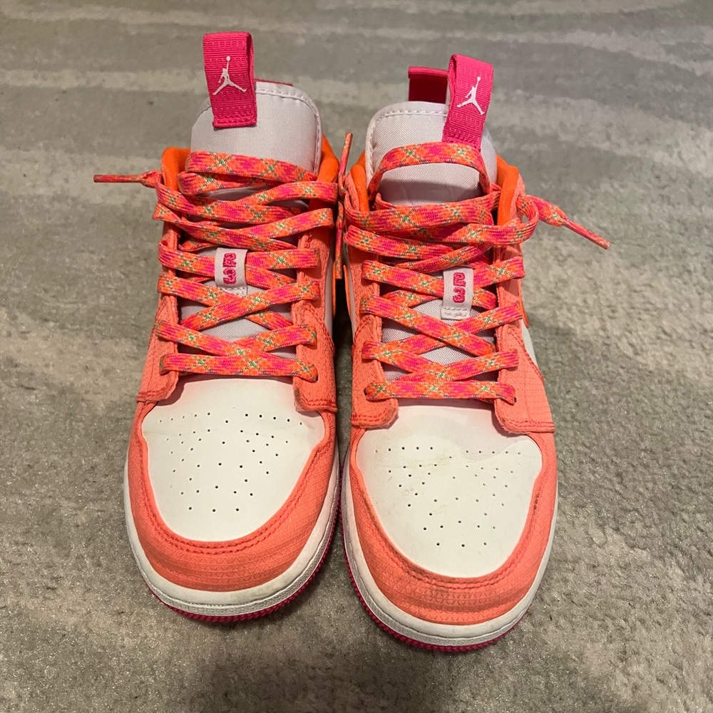Youth 5 (women’s 7.5) Jordan’s neon